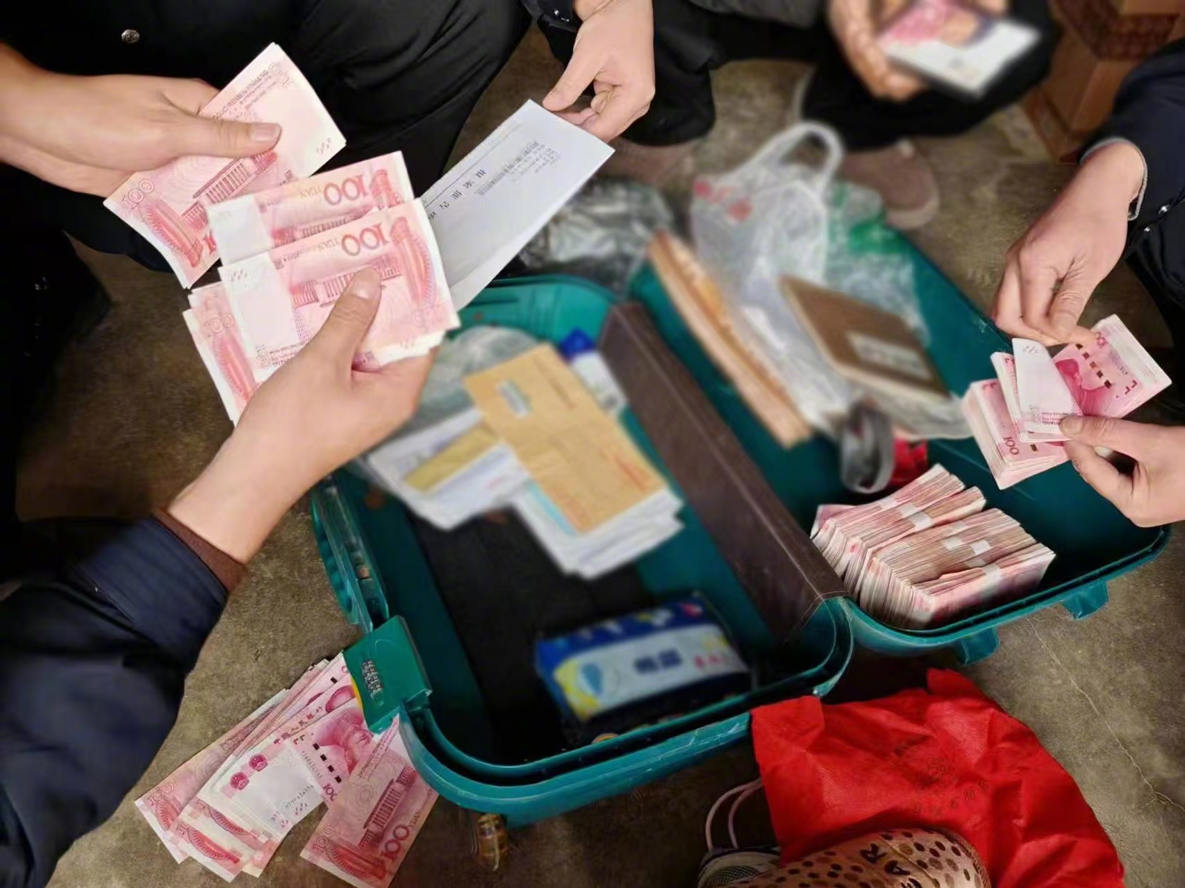 最新带现金几十万能过安检方法分析(最方便真实的改则携带现金过安检有具体规定吗方法)